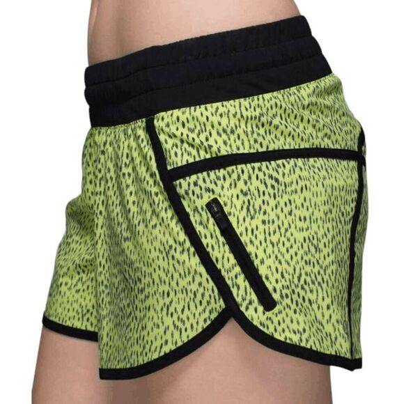 LULULEMON ATHLETICA Tracker Short III '4-Way Stretch Size 4 - Picture 1 of 5